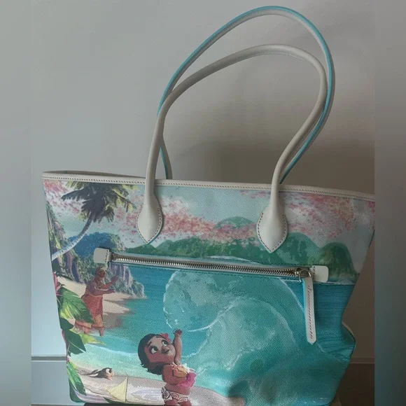 NWOT Disney Dooney Princess Moana Tote - Picture 3 of 4